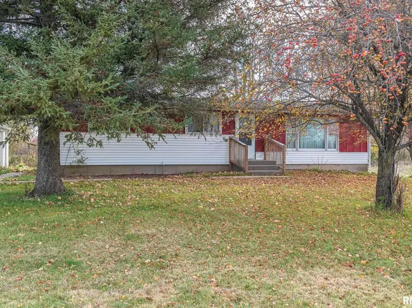 12891 86th Ave, Blue Grass, IA 52726