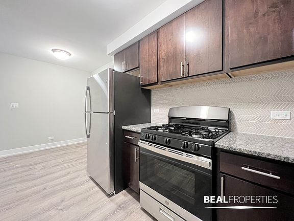 5th image of 530 W Surf St APT 218