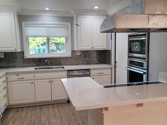 4th image of 4431 Esther Dr