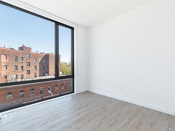 5th image of 840 Fulton St APT 605