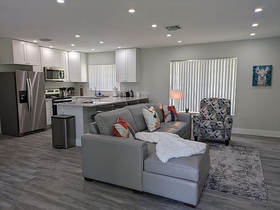 4th image of 2600 Middle River Dr Unit 2509