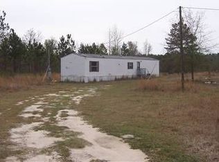 205 Swan Ln, Pembroke, GA 31321