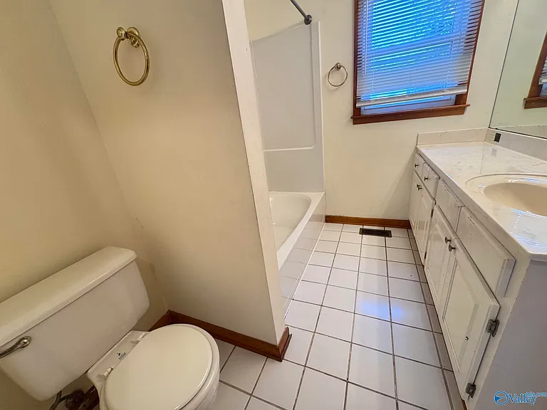 4211 Teejay Dr NW — Photo 17