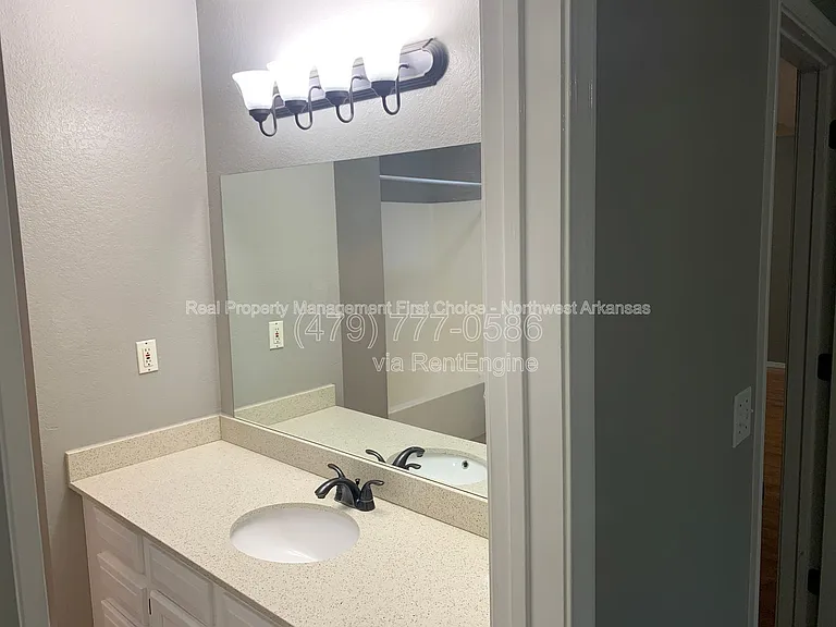 509 E Pinion St — Photo 13