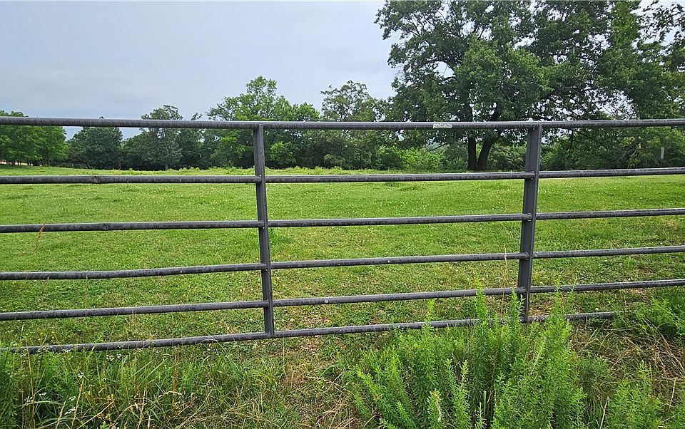 2nd image of Kelly Pond Rd