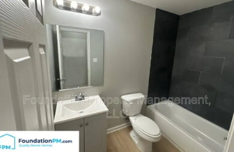 3751 Oak Lake Ln — Photo 14