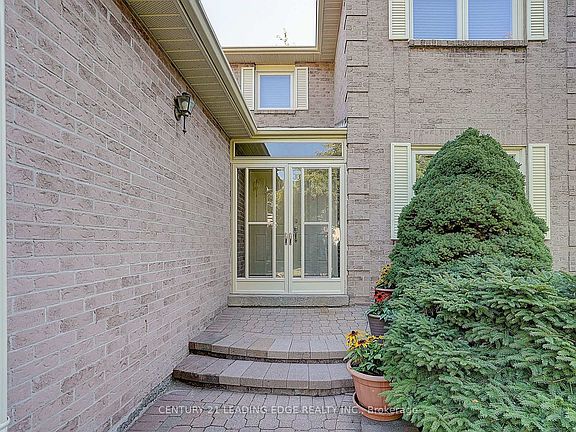 4th image of 27 Sawyer Cres