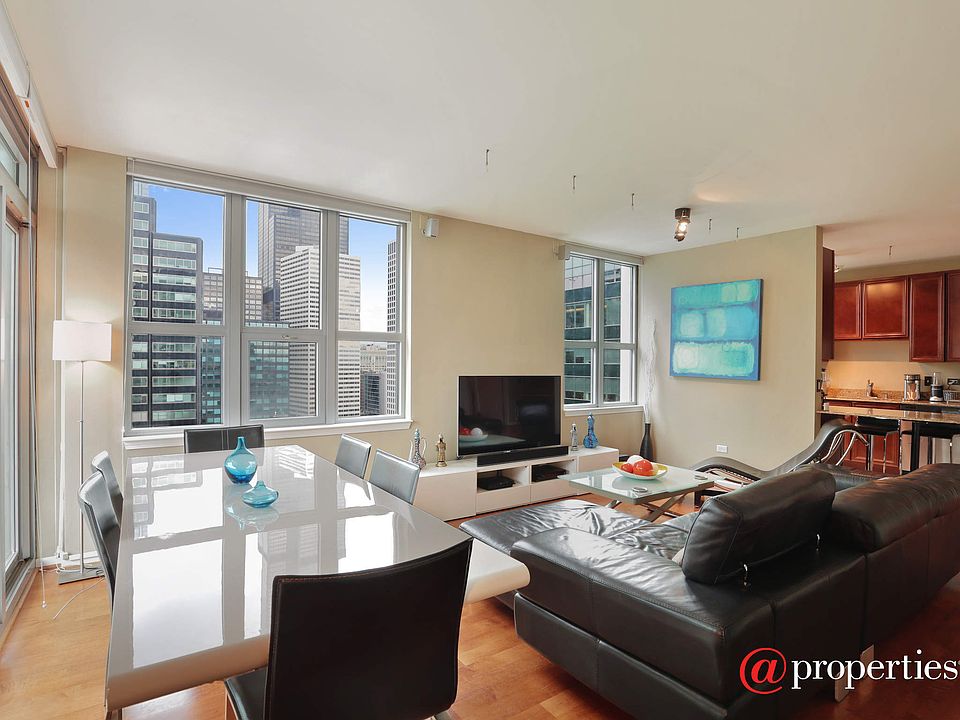 Living Room / Dining Room