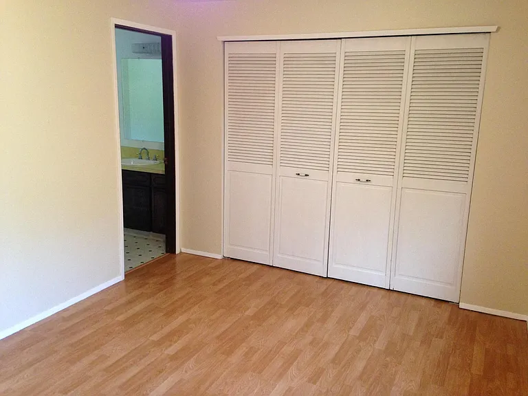 9936 SW 37th Ave — Photo 12