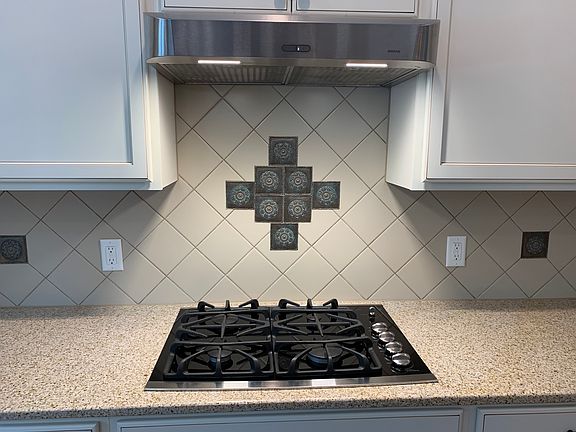 4th image of 1641 Holly Creek Ln