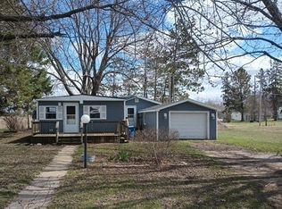 417 Calvert Ave, Chadwick, IL 61014