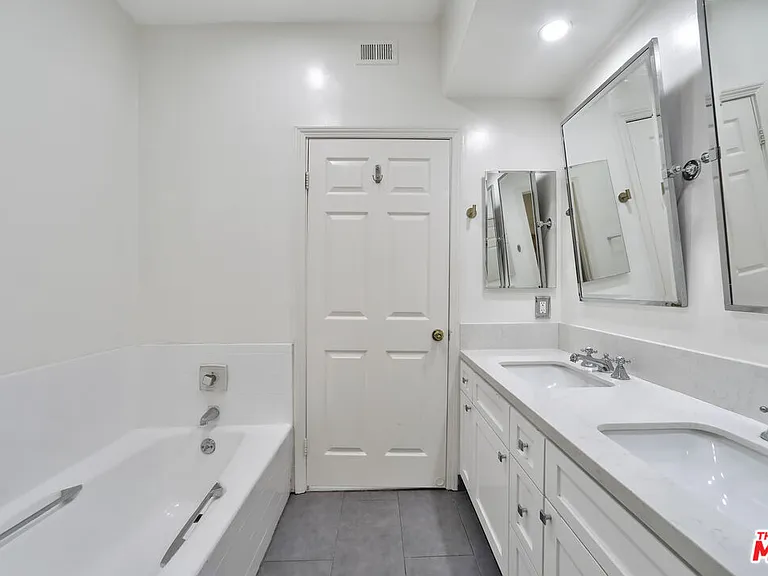 11939 Gorham Ave #105 — Photo 32