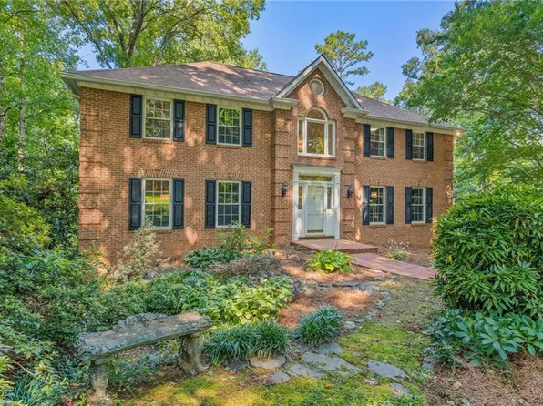 7301 River Run Ct, Lewisville, NC 27023