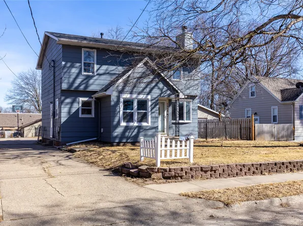 3919 68th St, Urbandale, IA 50322