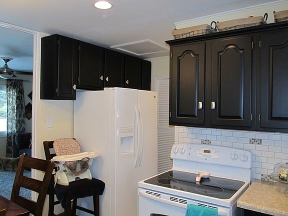 5th image of W162N9881 Mayflower Dr