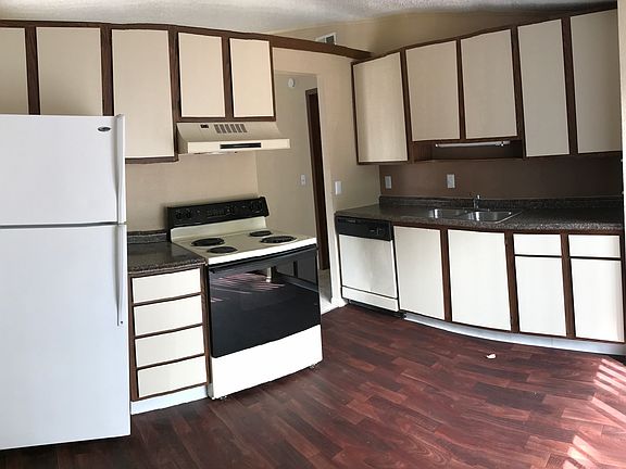 4th image of 332 Friars Ln