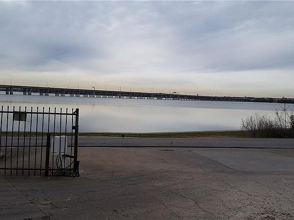 3rd image of 1513 E Interstate 30 APT 231