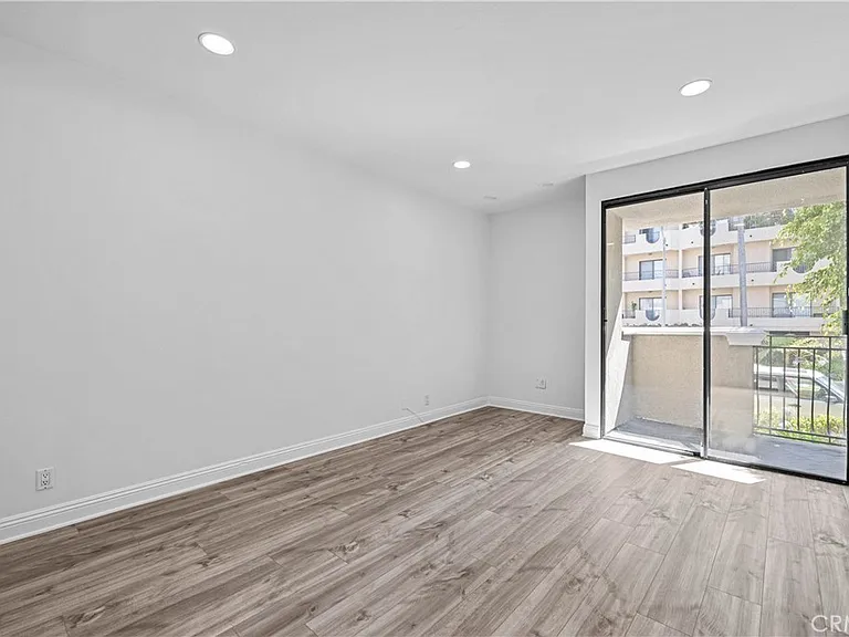 1630 S Bentley Ave #103 — Photo 18