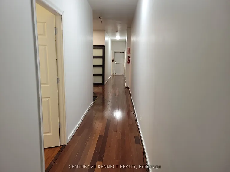 181 Augusta Ave #2 — Photo 8