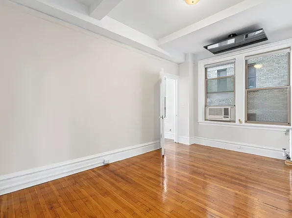 170 West 74th Street image 5 of 8