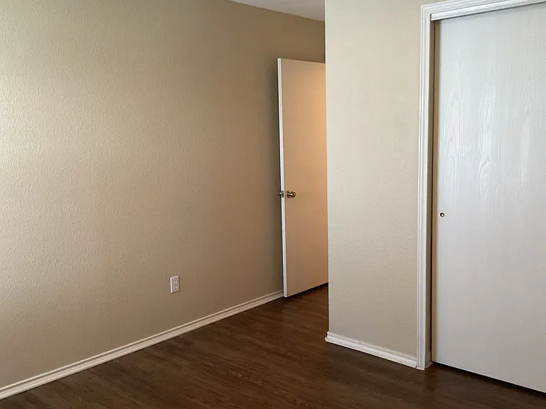 113 Hays Forest Cv — Photo 17