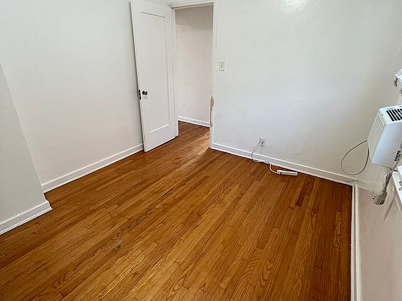 3rd image of 4247 Monroe St #3/4