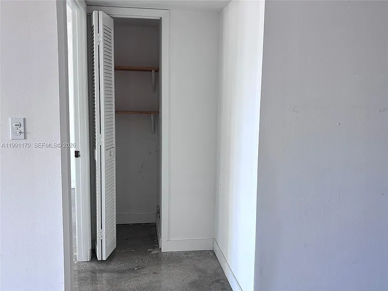 400 S Pointe Dr #408 — Photo 5