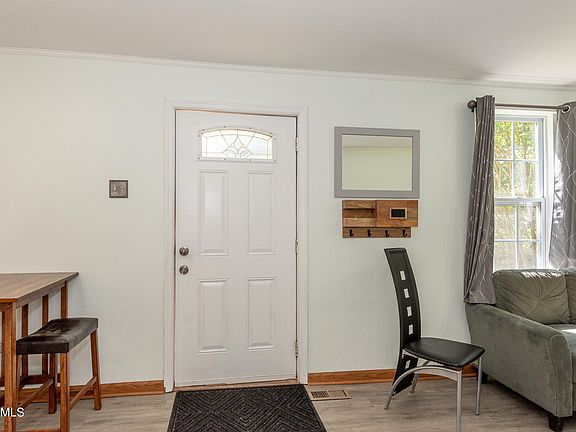 3rd image of 547 Murray Dr