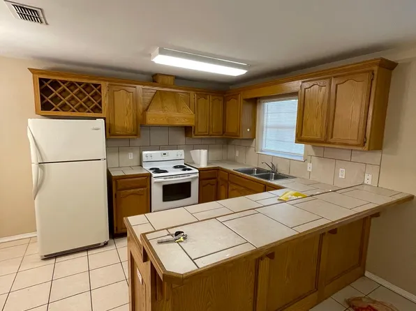3110 Carson St #4, Edinburg, TX 78539