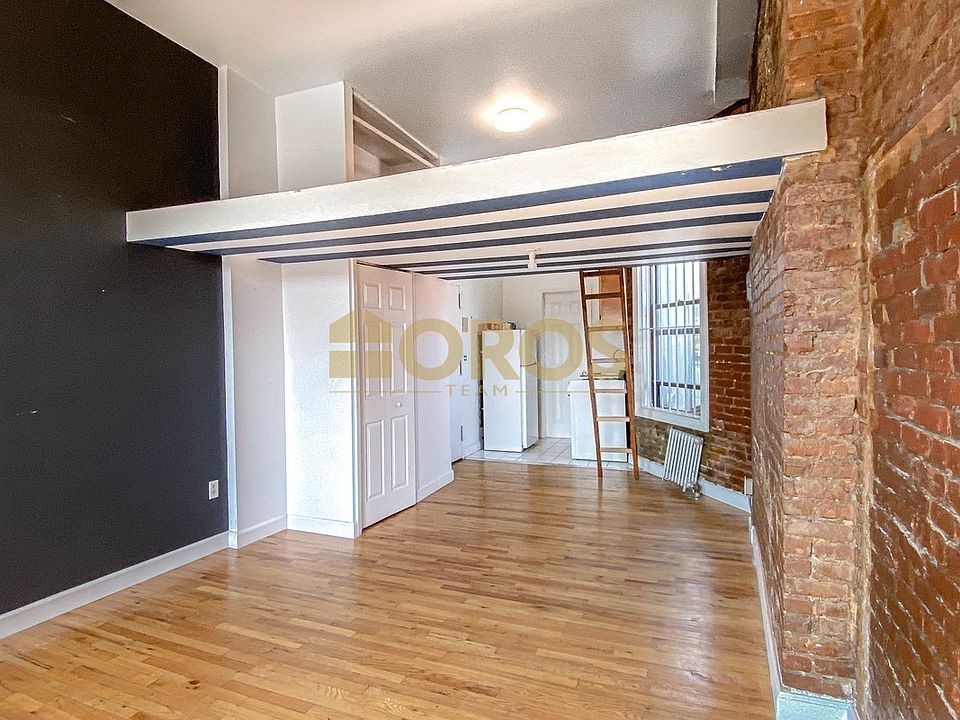 2nd image of 533 E 5th St #24