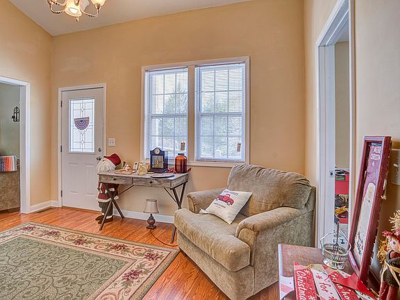 4th image of 109 Grandview Cricle