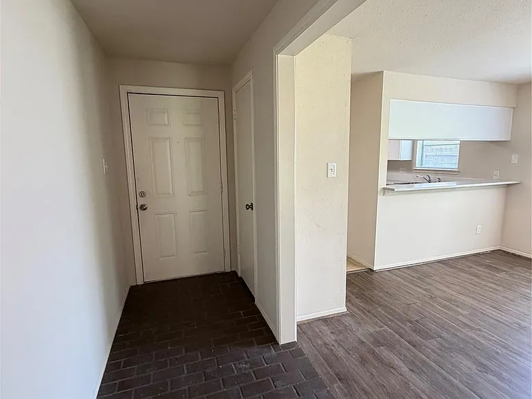 8027 Wind Forest Dr — Photo 4