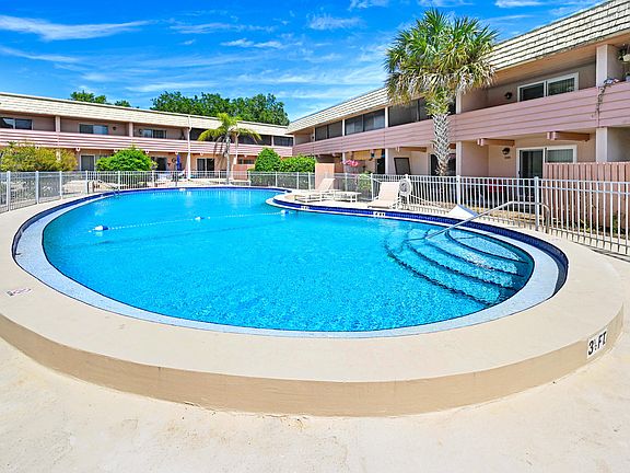 3rd image of 2527 Country Club Dr #126