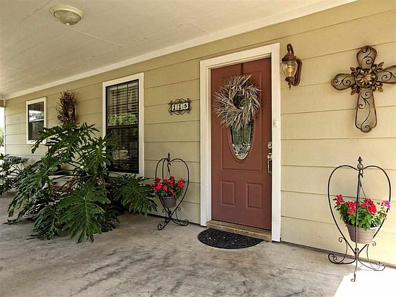 2nd image of 115 Pecan Orchard Ln
