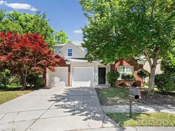 2011 Stargrass Ct, Charlotte, NC 28213