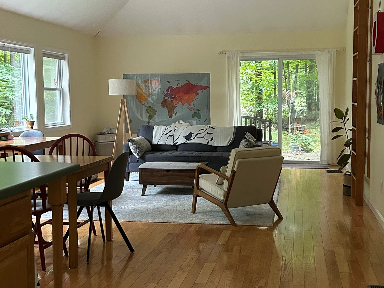 2 bed, 1100 sqft, $2,300 — Photo 2