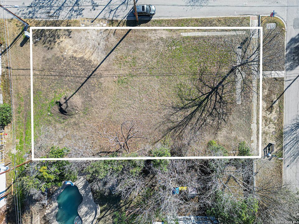 1st image of 1003 W WOODLAWN AVE LOT 44-46