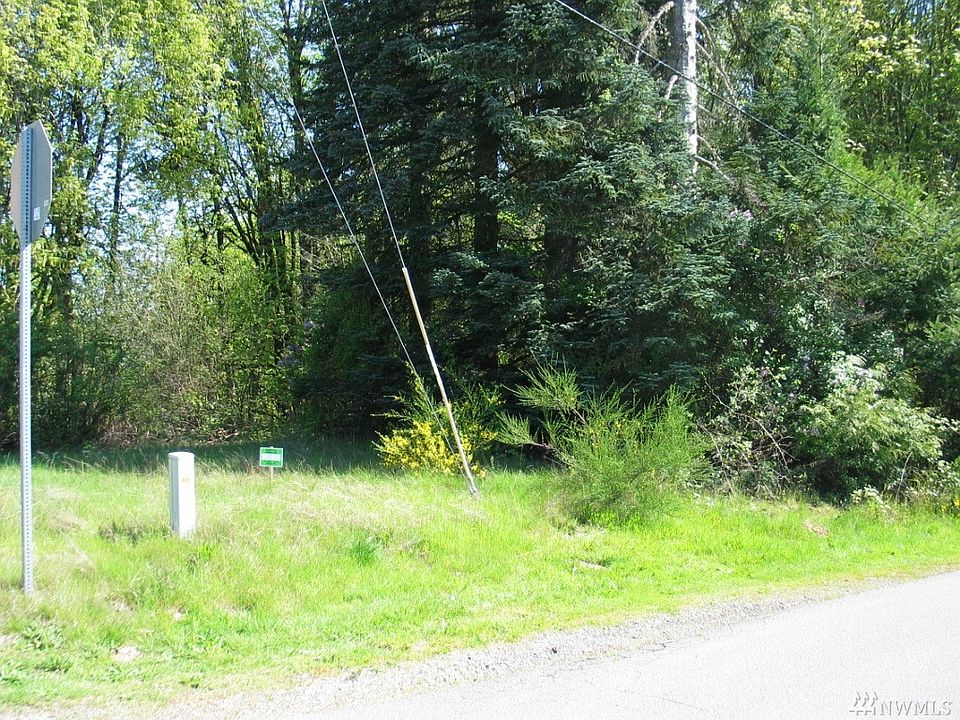 1st image of 802 Delta Ln SE