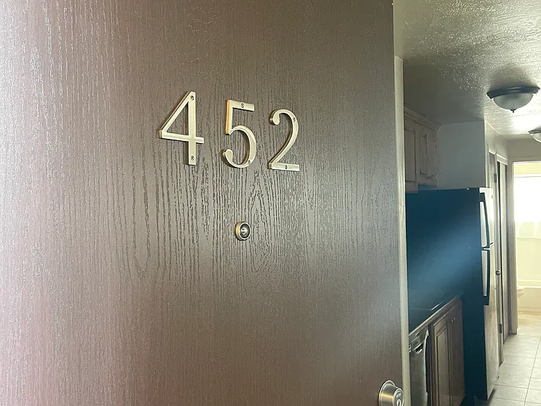 452 N 50 E — Photo 1
