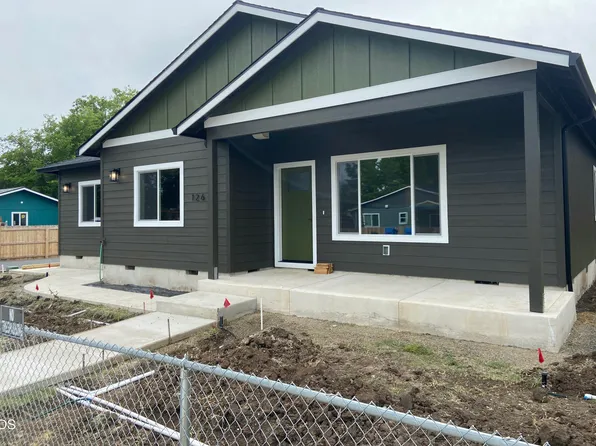 126 Lorraine Ave, Eagle Pt, OR 97524