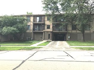 515 Kiowa Dr APT 201, Naperville, IL 60565