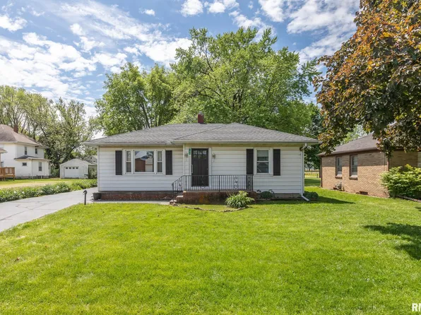 104 W Main St, Green Valley, IL 61534