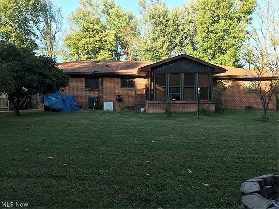 2nd image of 150 N Pine St