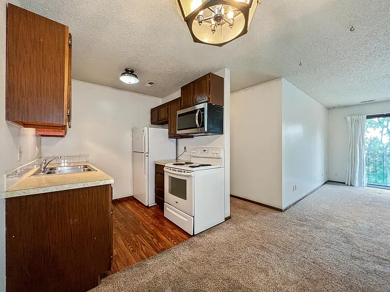 515 S 4th St #36 — Photo 5