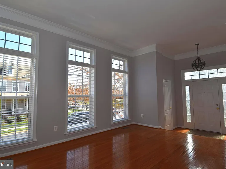 21957 Windover Dr — Photo 1