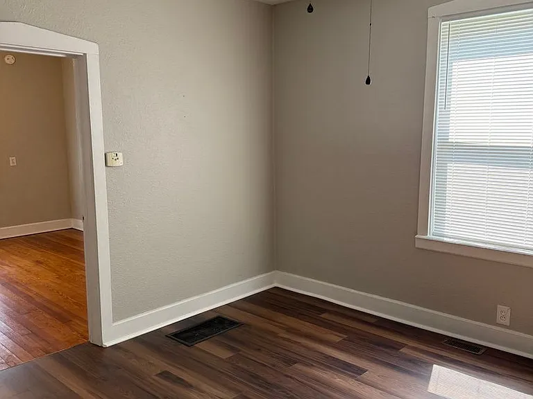 147 E Etta Ave — Photo 4