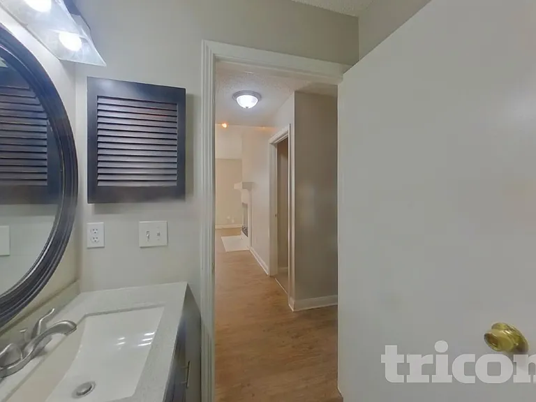 10819 Grand Central Pl N — Photo 14