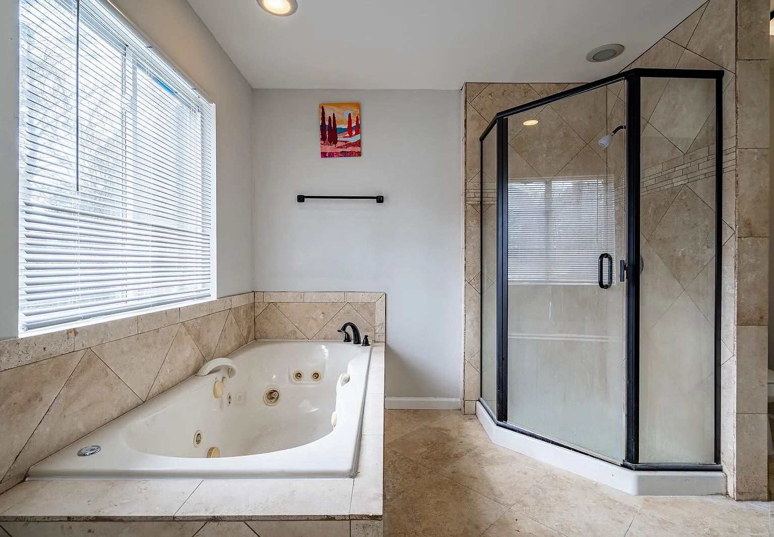 4 bed, 3.0 bath, 2239 sqft, $685 — Photo 3