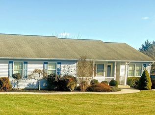 2204 Sams Creek Rd, Westminster, MD 21157