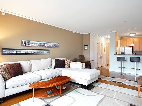 5th image of 450 E Waterside Dr Unit 2501